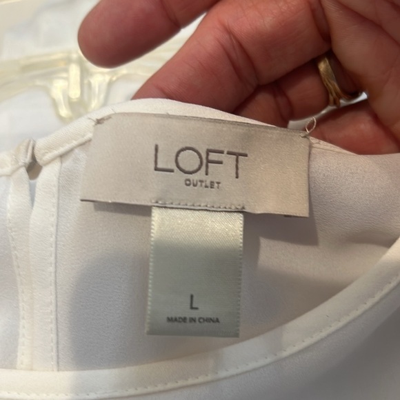 Loft outlet cream colored embroidered floral blouse size large. - Picture 6 of 6